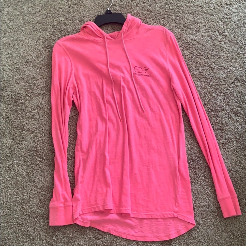 really cute vineyard vines pink hoodie